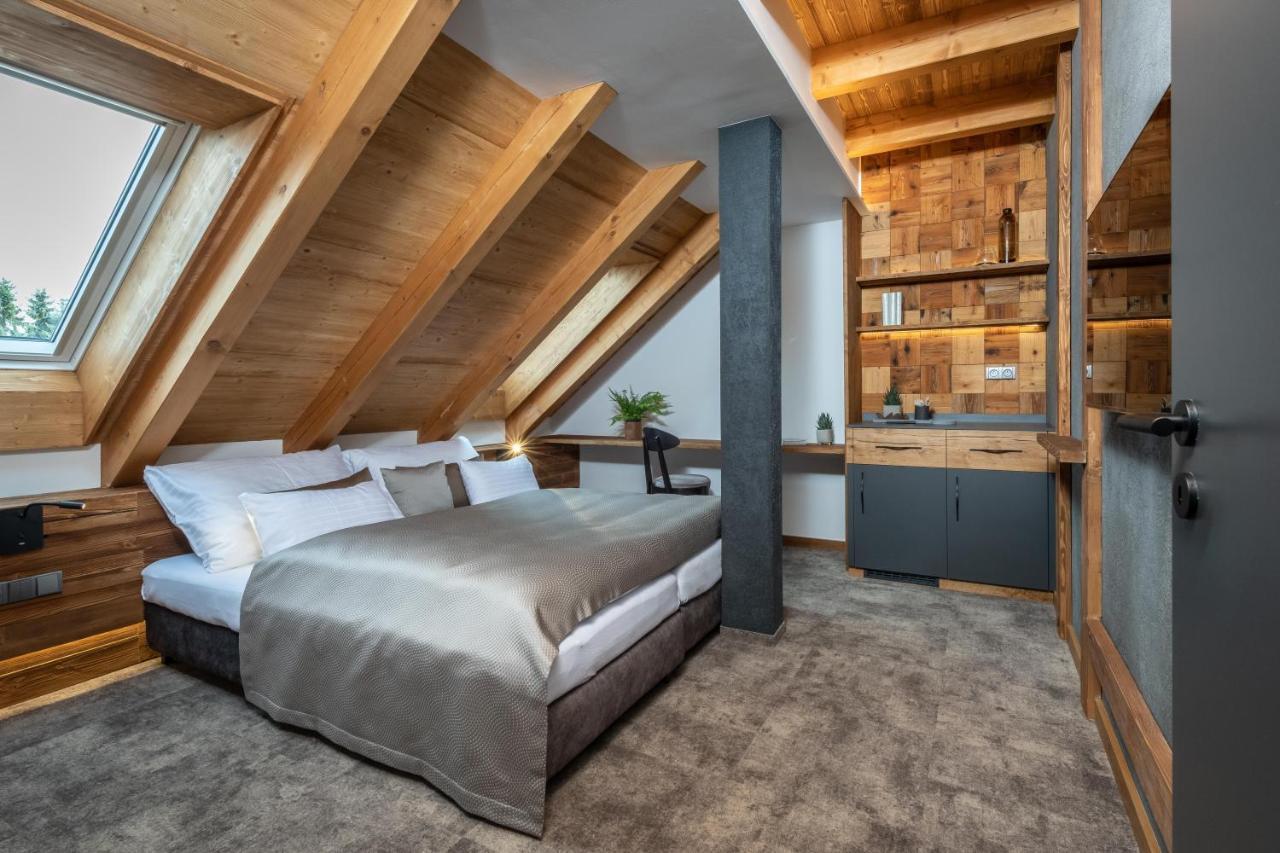 Hotel Kralovka Bedřichov エクステリア 写真